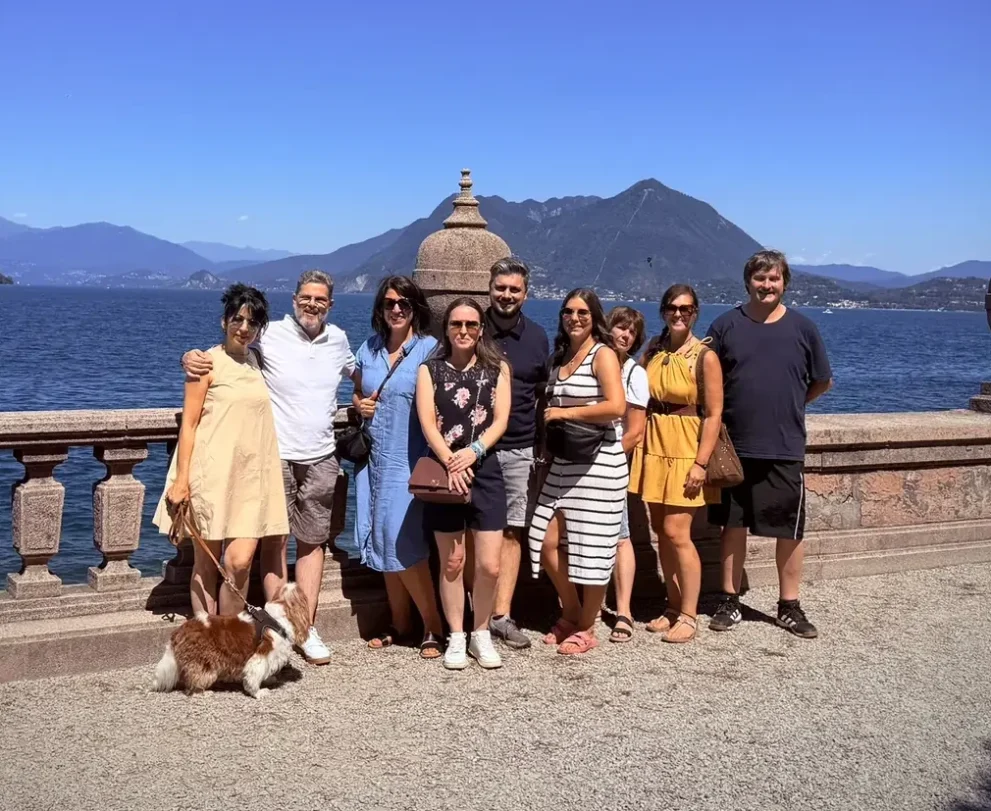 Das Team von Argenziano Versicherungen beim gemeinsamen Ausflug am See